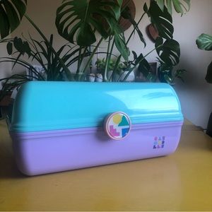 CABOODLES- On The Go Girl- Large